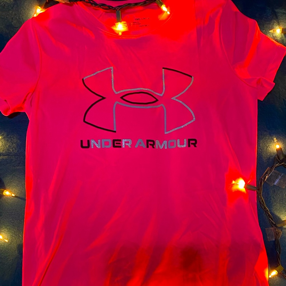 loose BRIGHT PINK under armor tee shirt